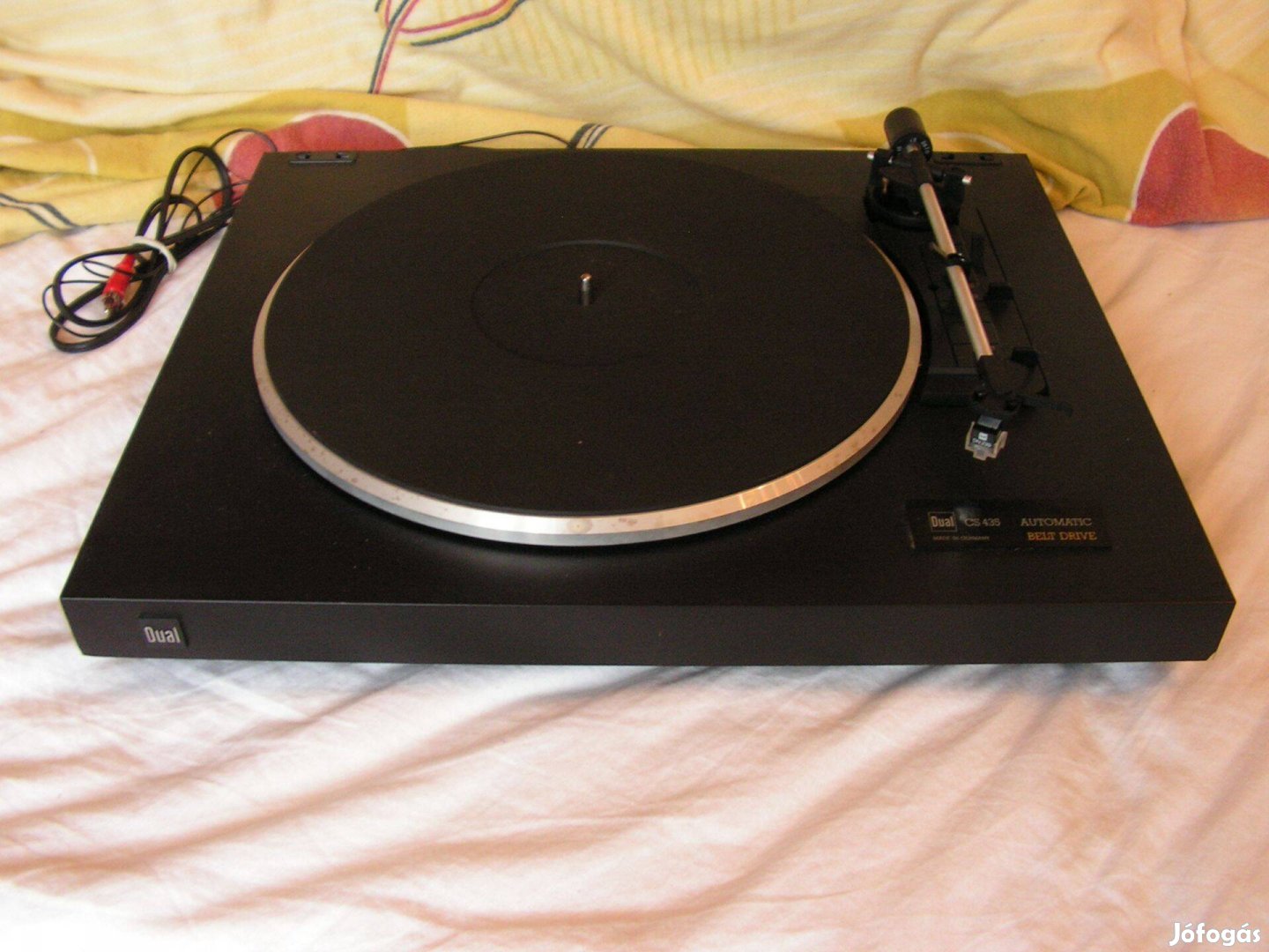 Dual CS 435 szíjhajtásos full automata bakelit lemezjátszó
