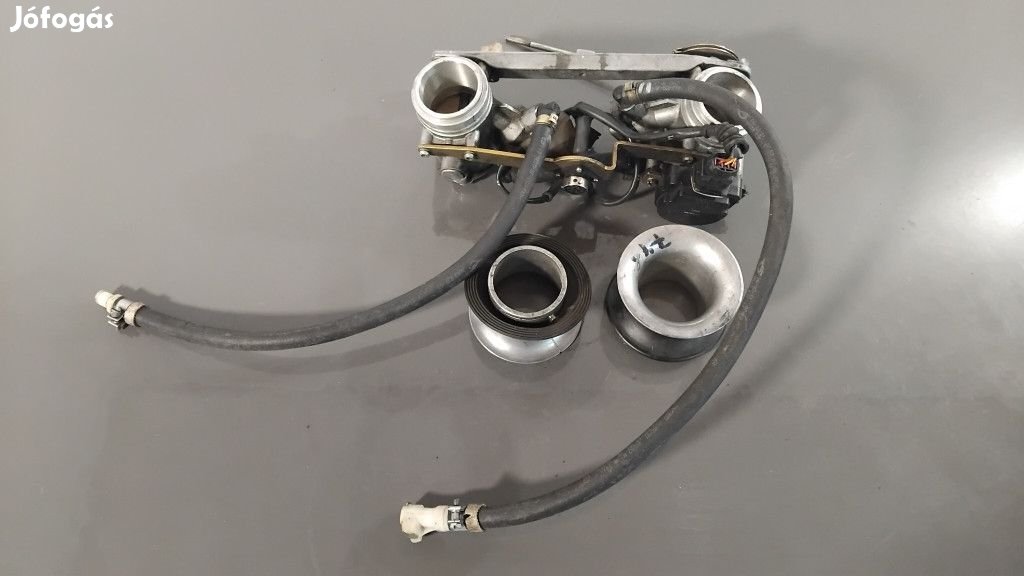 Ducati 748 - Fojtószelep ház