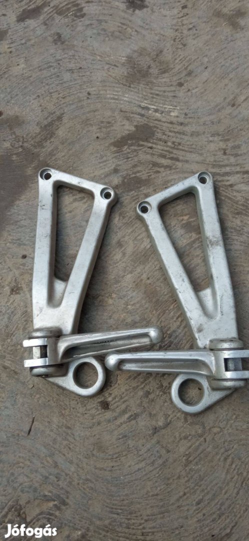 Ducati 750ss hátsó lábtartó konzol pár