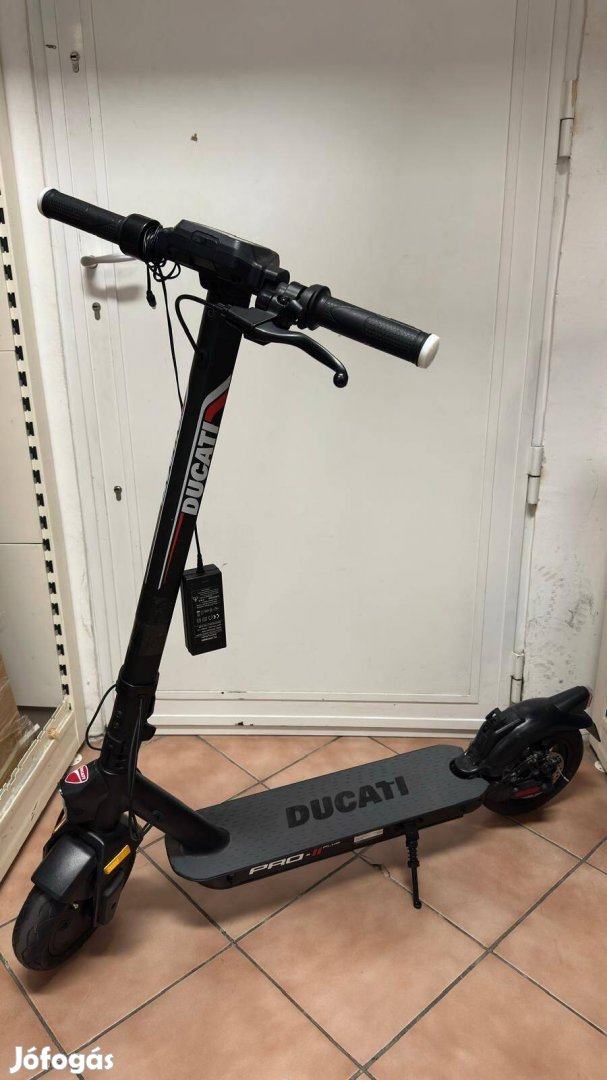 Ducati Elektromos roller Pro-II Plus (DU-MO-210010)