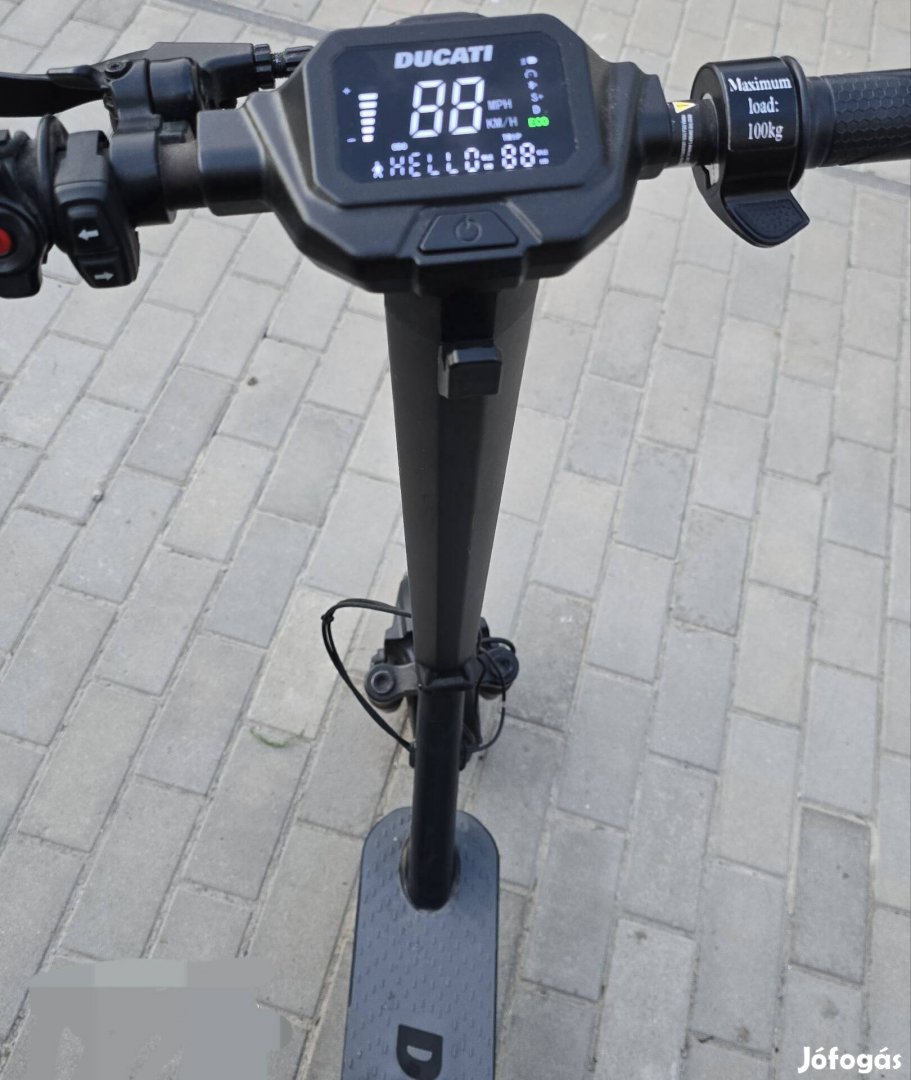 Ducati Pro 2 Evo Elektronos Roller, E-scooter