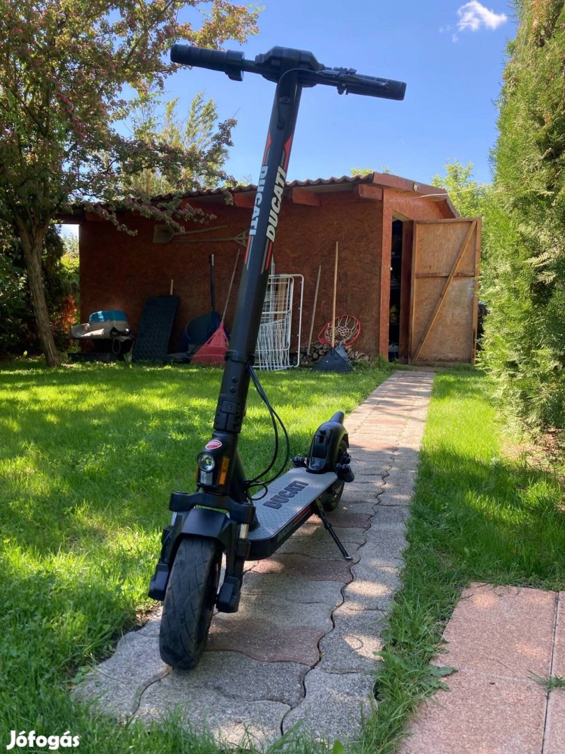 Ducati Pro II Evo elektromos roller
