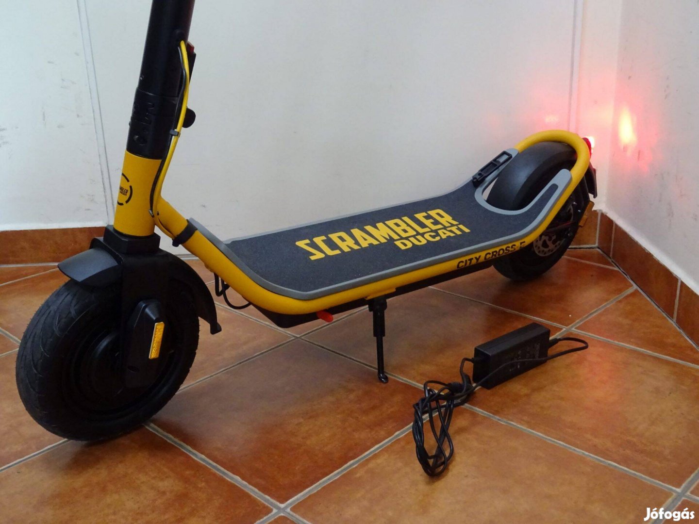 Ducati Scrambler Elektromos Roller