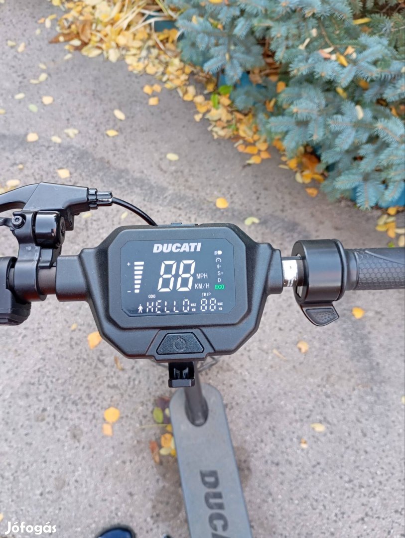 Ducati elektromos roller eladó