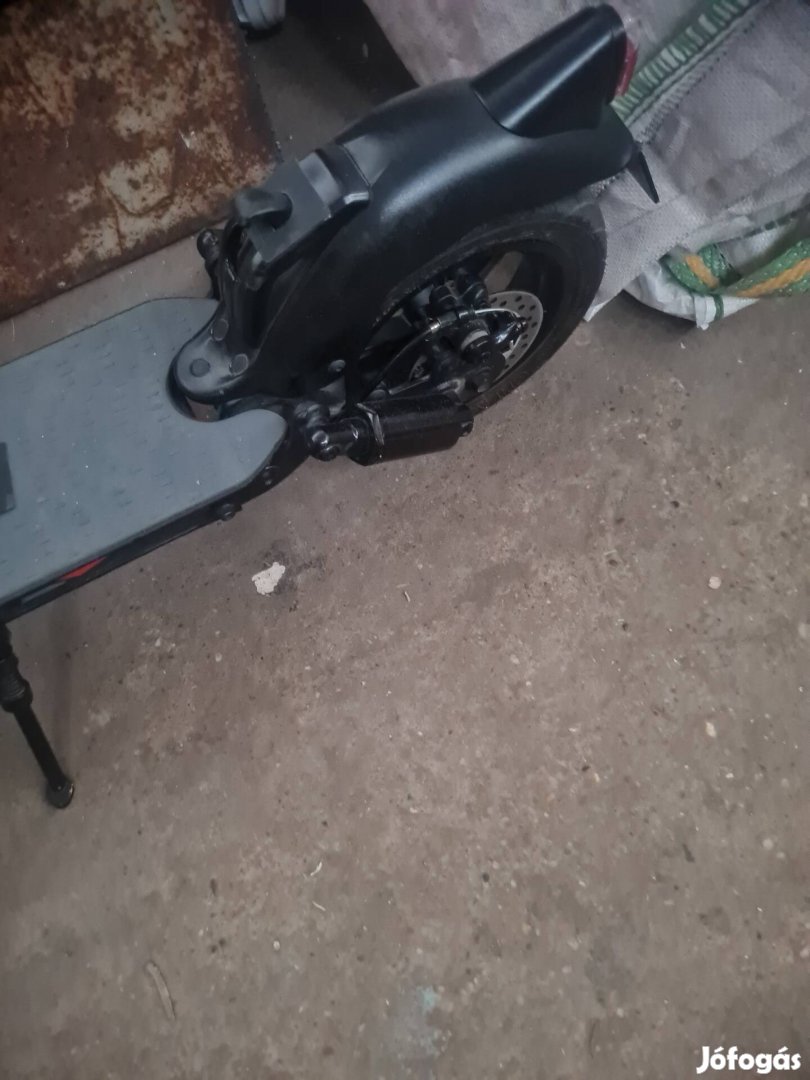 Ducati pro 2 evo elektromos roller