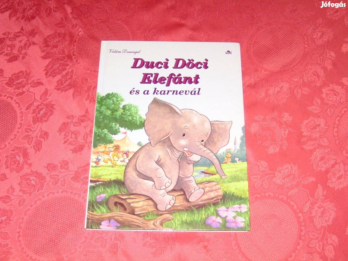 Duci Döci elefánt és a karnevál c. mesekönyv
