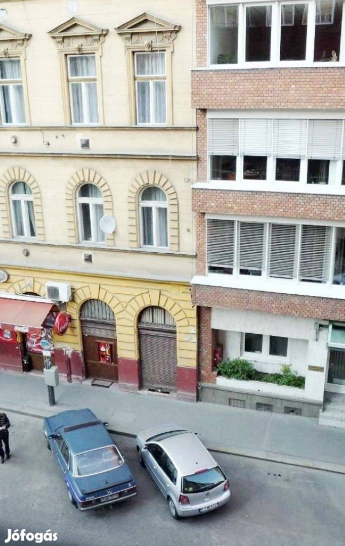 Duna közeli garzon a Bálnánál eladó