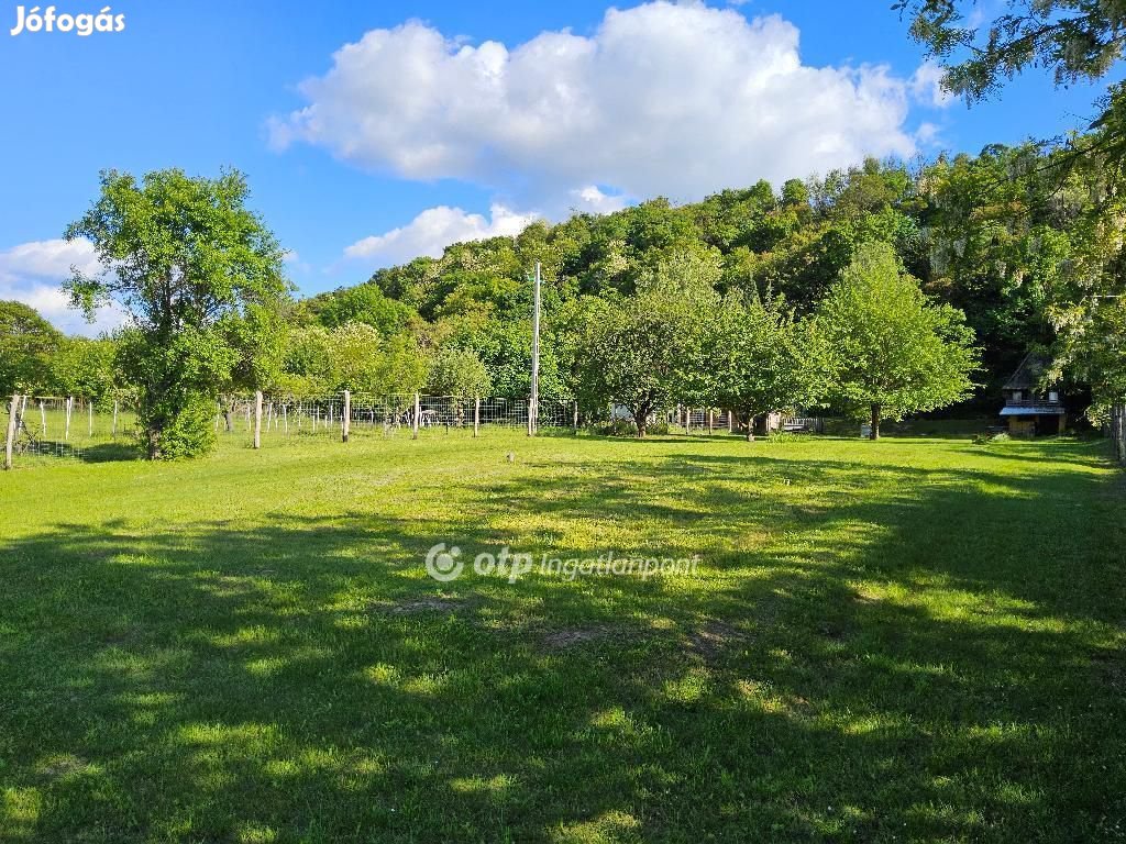 Dunaalmási eladó 2642 nm-es telek