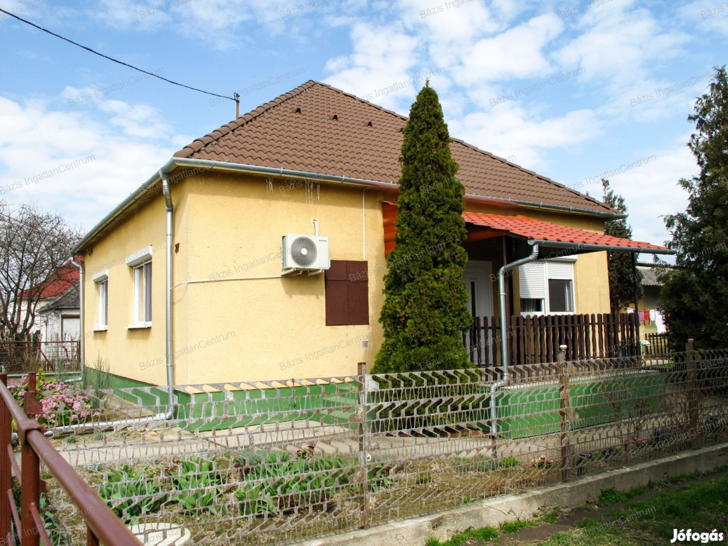 Dunafalván gondozott családi ház eladó