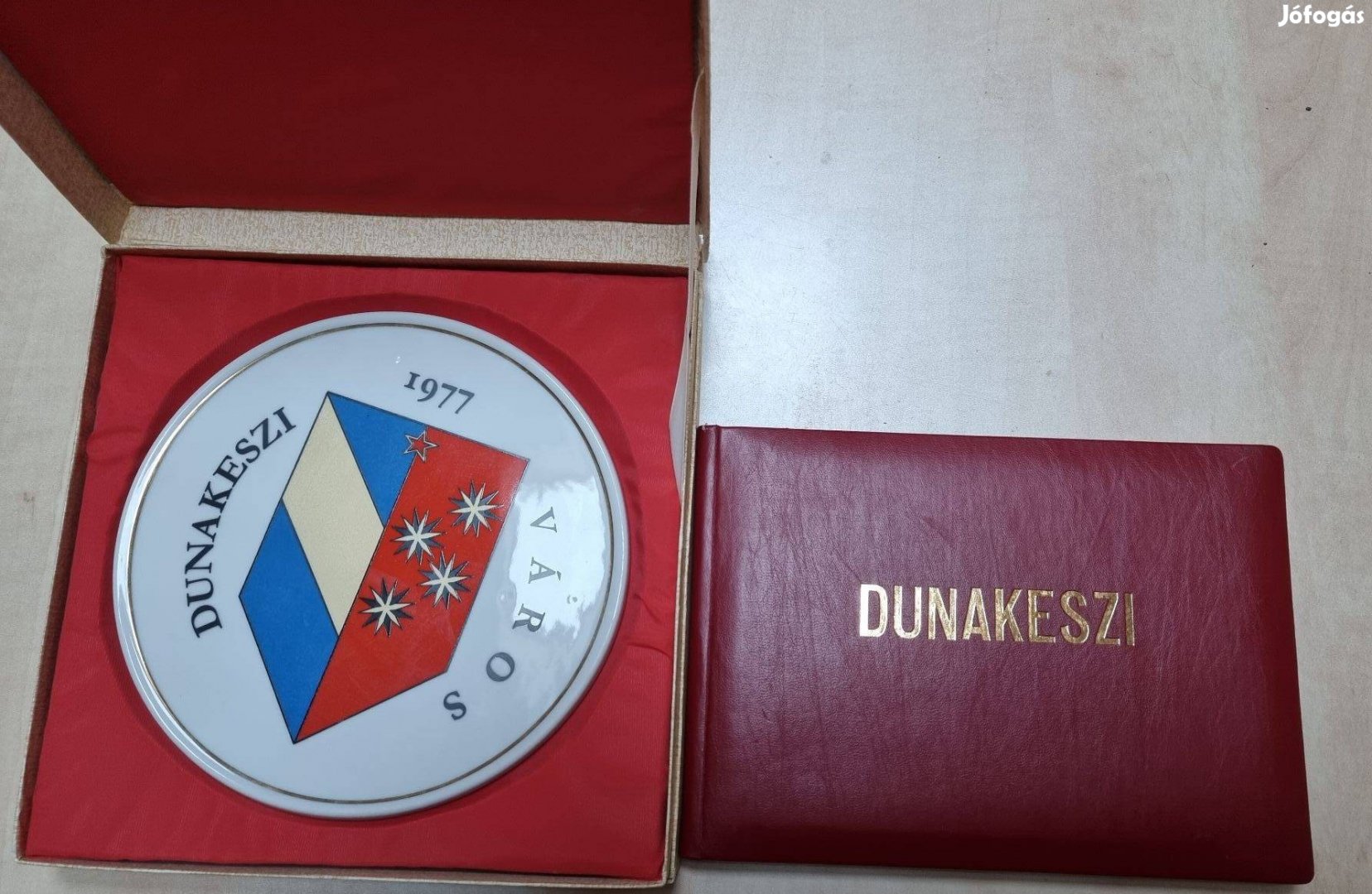 Dunakeszi 1977 város lett - Hollóházi emléklap és díszkiadású könyv