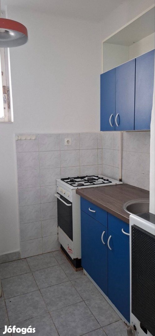 Dunakeszi téglaépítésű 4. emeleti lakás eladó