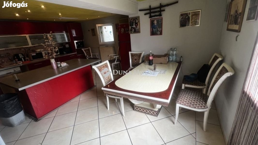 Dunaújváros, 244 nm-es családi ház eladó