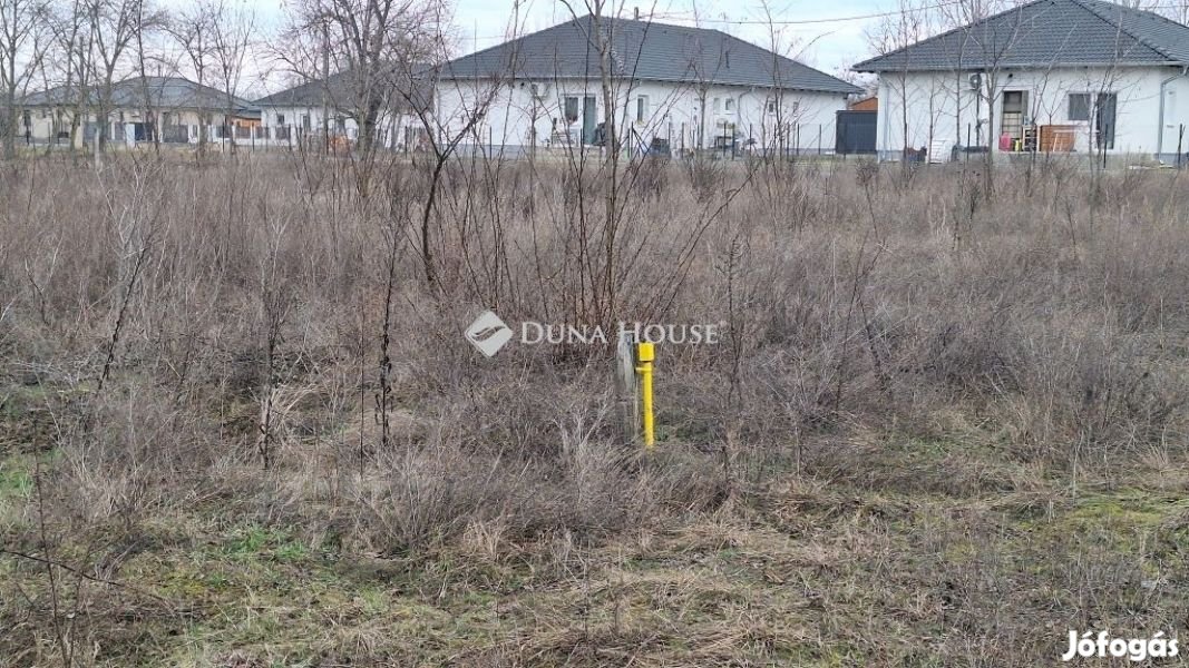 Dunavarsányi eladó 1075 nm-es telek
