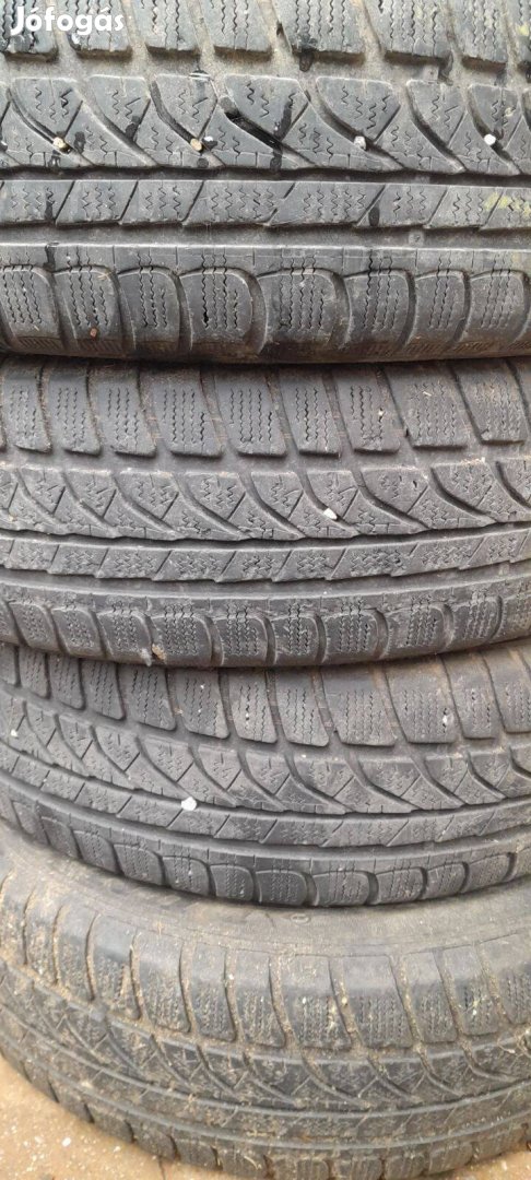 Dunlop 175/65 R15 téligumi