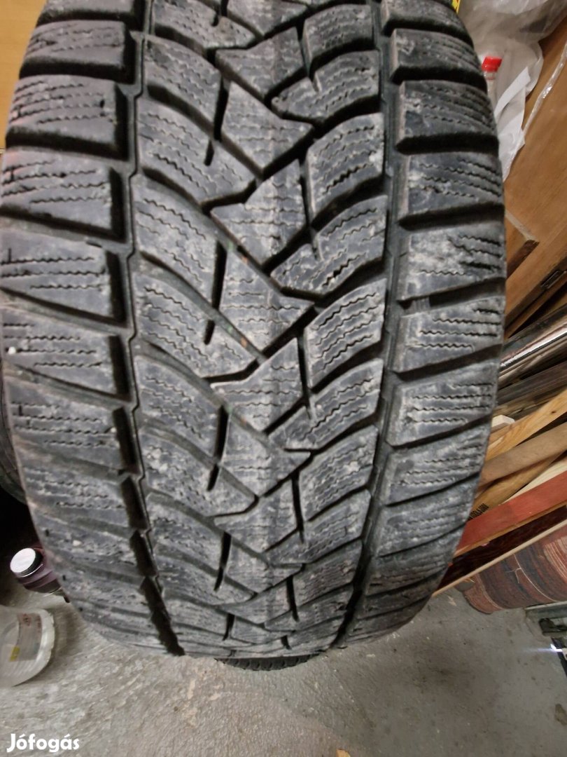 Dunlop 215/50 r17 téligumi