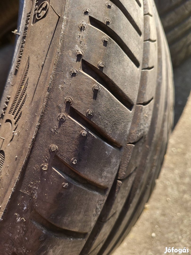 Dunlop 225/45 R17 nyári gumi szett eladó