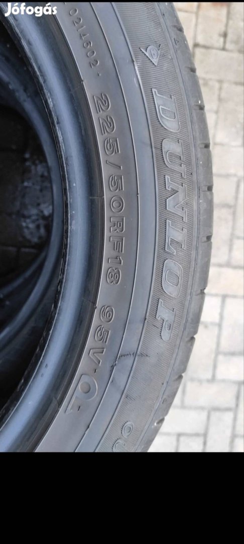 Dunlop 225 50 R18 nyari gumiabroncs defektürős 