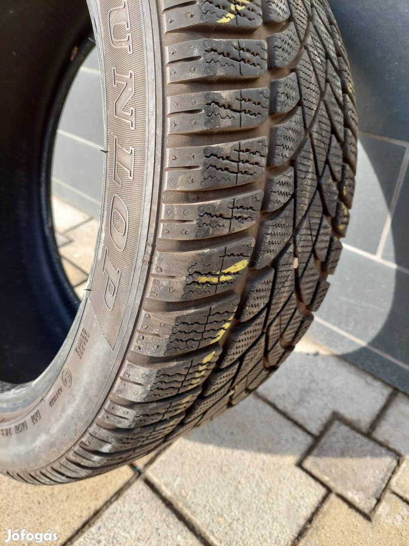 Dunlop 255/40 18 
