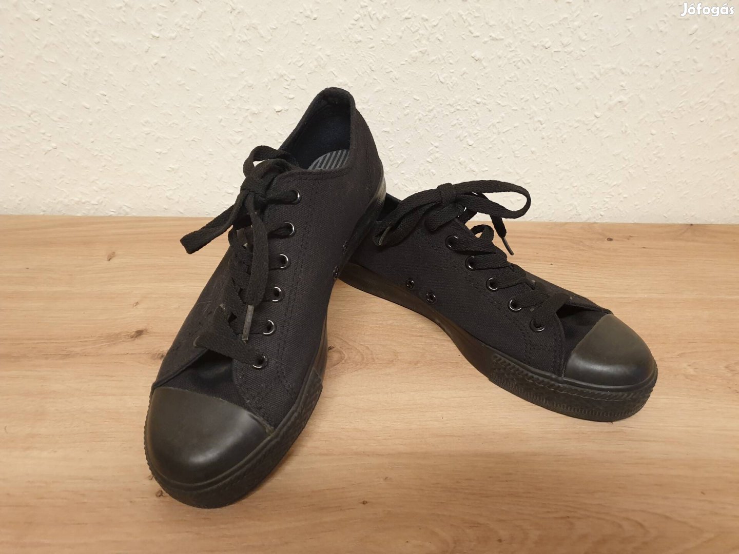 Dunlop fekete tornacipö 38