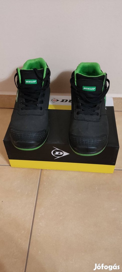Dunlop munkavédelmi cipő 