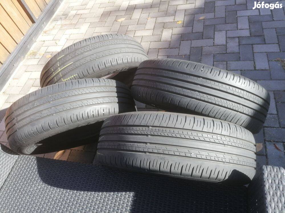 Dunlop nyári gumi 225/60R18 méretben (6mm,2019 50 hét)