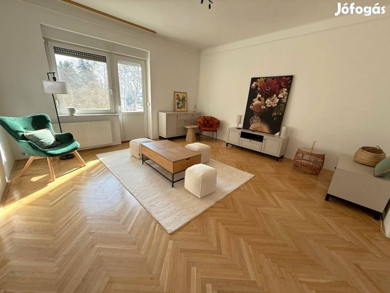 Dupla erkélyes szép állapotú 3 szobás téglalakás