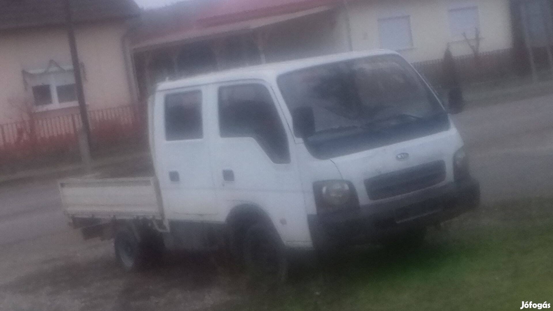 Duplakabinos platós KIA K2500 teherautó eladó!