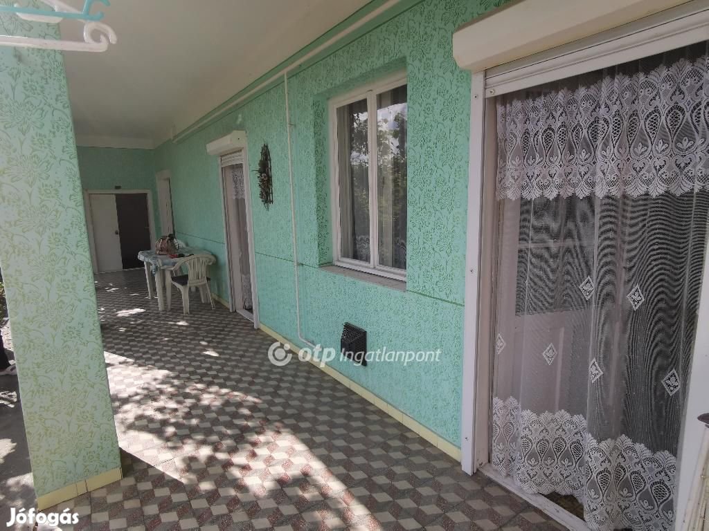 Dusnoki 230 nm-es ház eladó