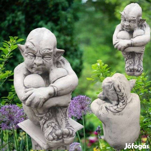 Duzzogó Gargoyle szobor