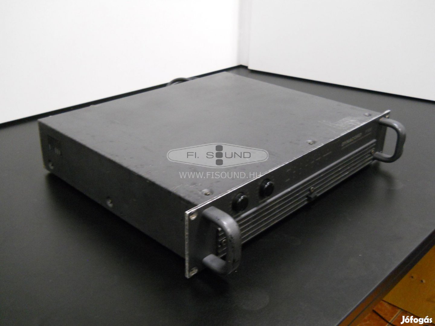 Dynacord P 550 ,2x250W,4-16ohm,sztereo végfok erősítő