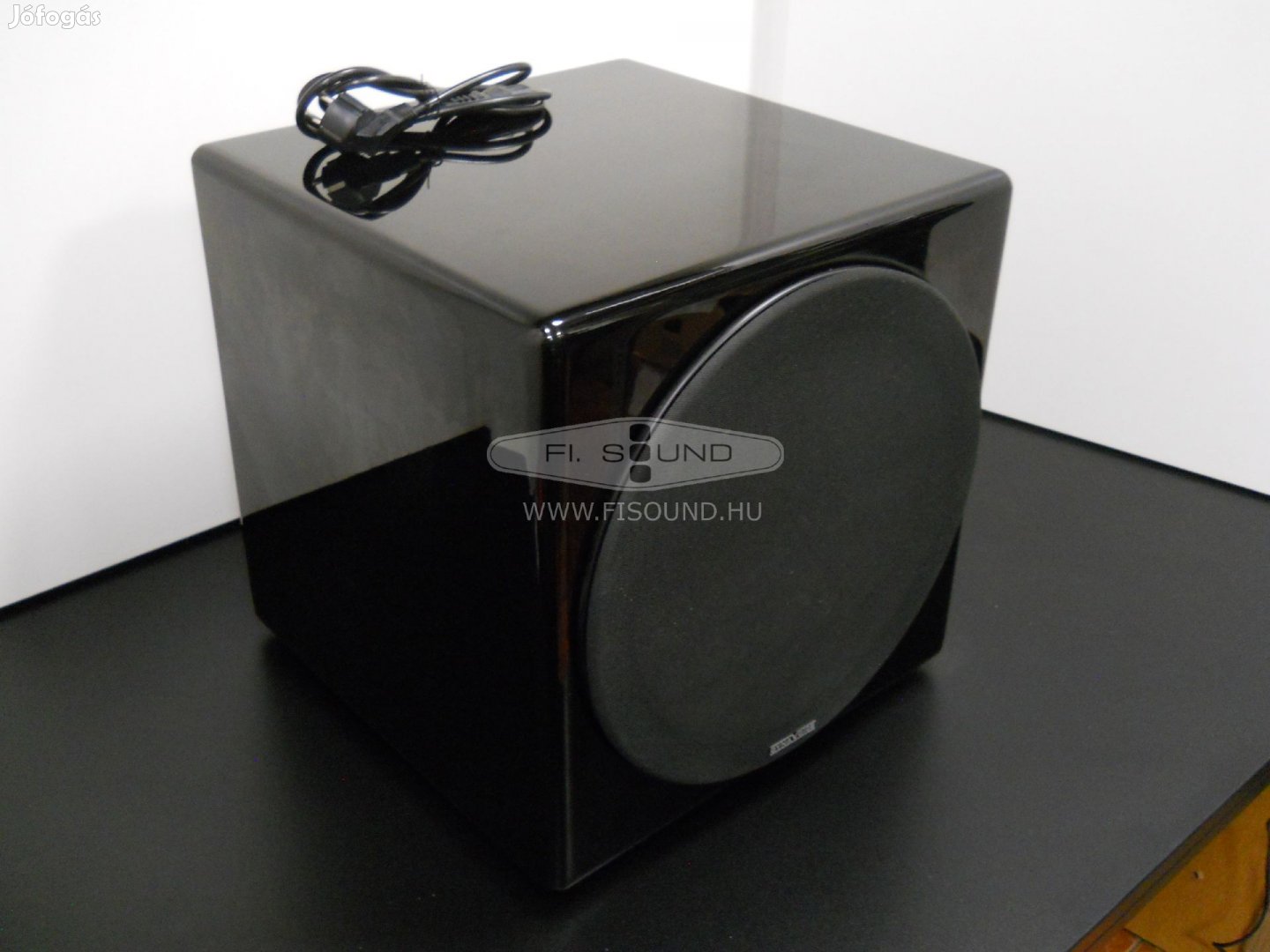 Dynavoice Thunder T-12 ,650W,aktív subwoofer 30cm-s