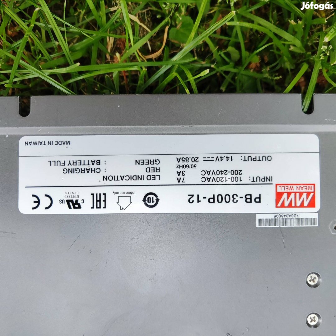 Dyno DLC12-100EV típusú 12V 100Ah lead carbon akku Mean WELL töltő 