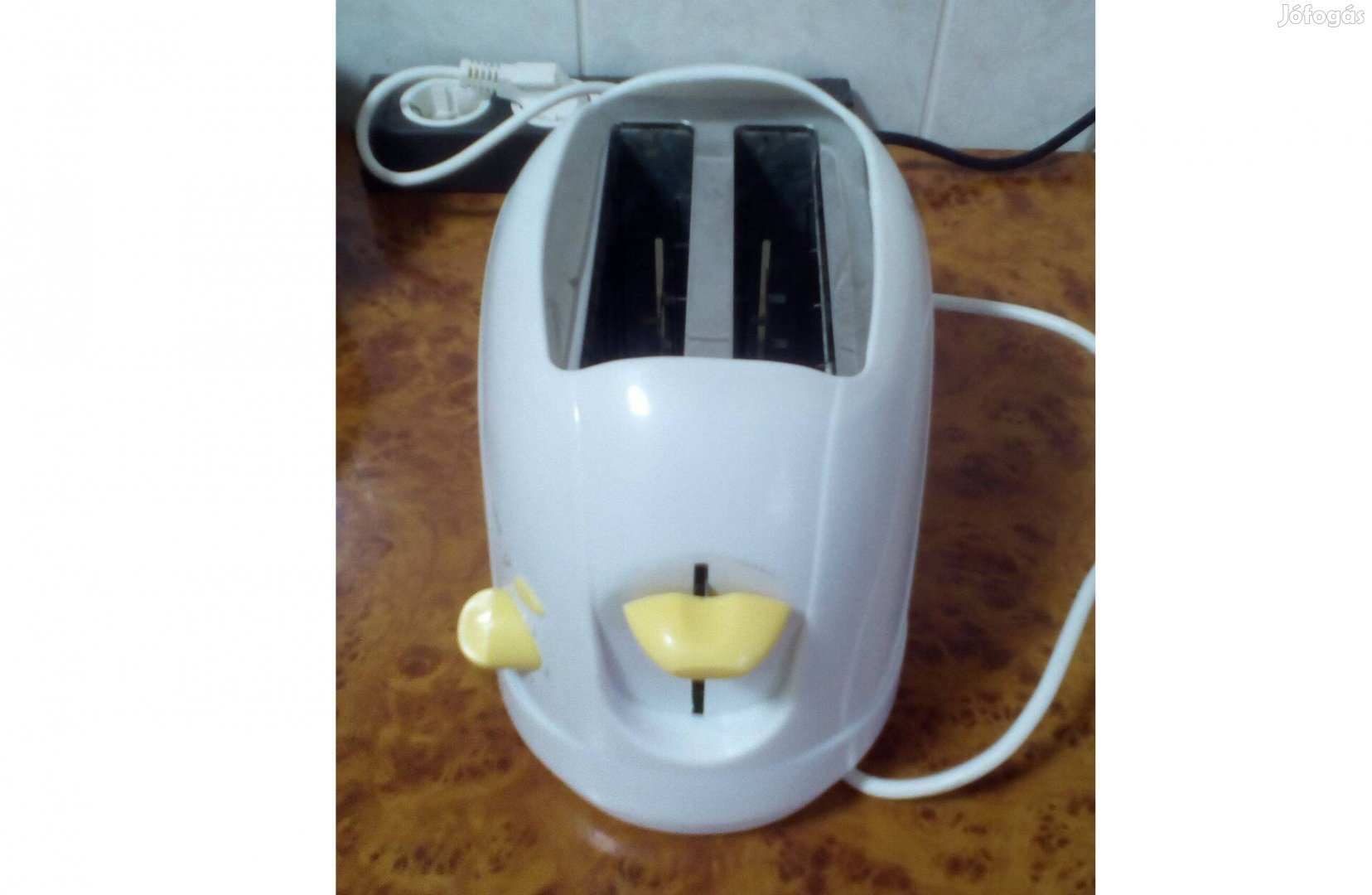 Dyras kenyérpirító, toaster