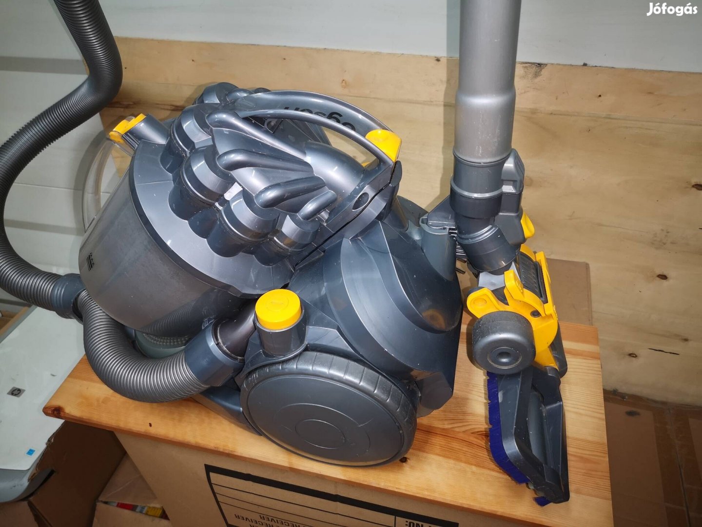 Dyson DC08 porzsák nélküli porszívó 