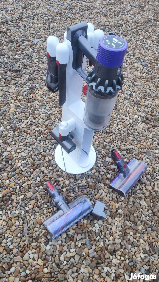 Dyson V10 akkumulátoros porzsák nélküli porszívó kiegészítőkkel 