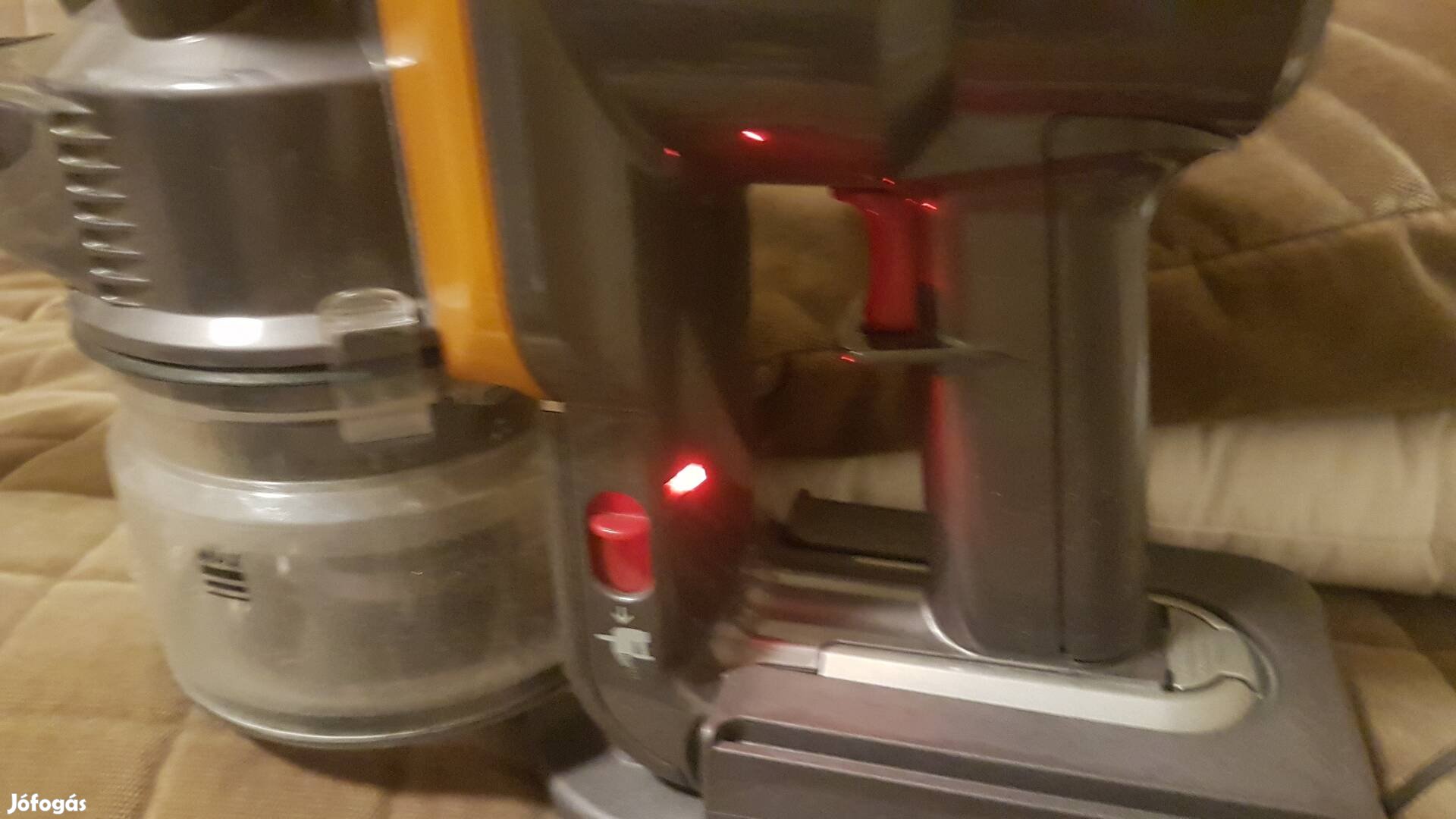 Dyson morzsa porszívó alkatrésznek. 