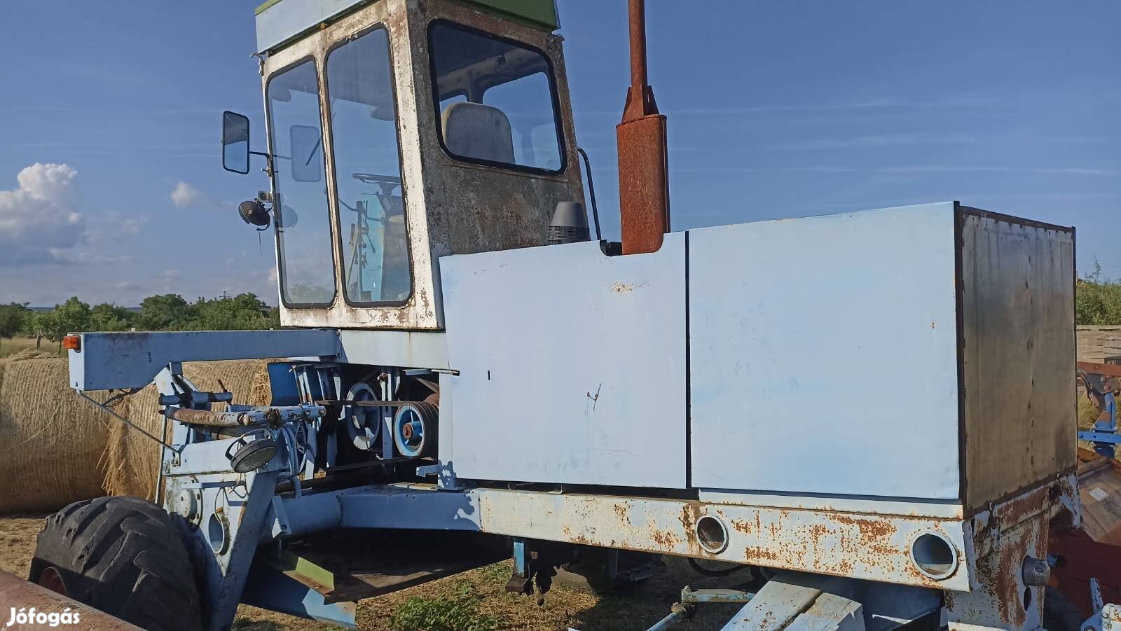 E301 kaszálógép és vágóasztal
