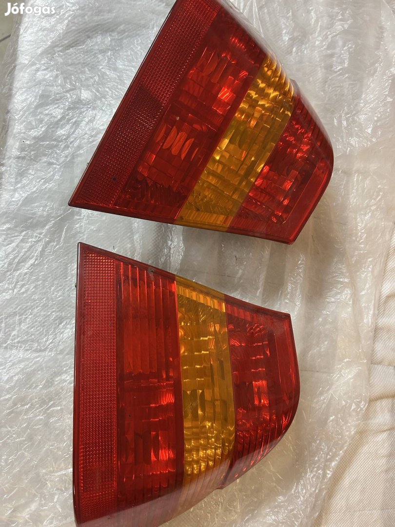 E46 facelift hátsó lámpa 