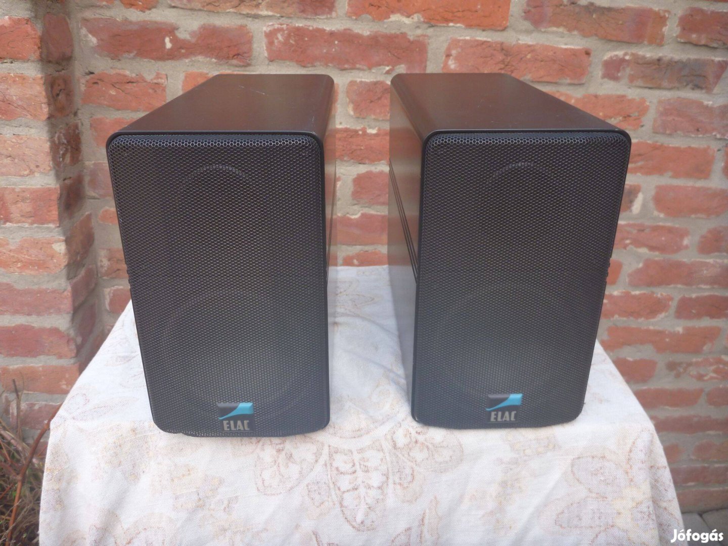 ELAC Elegant 305