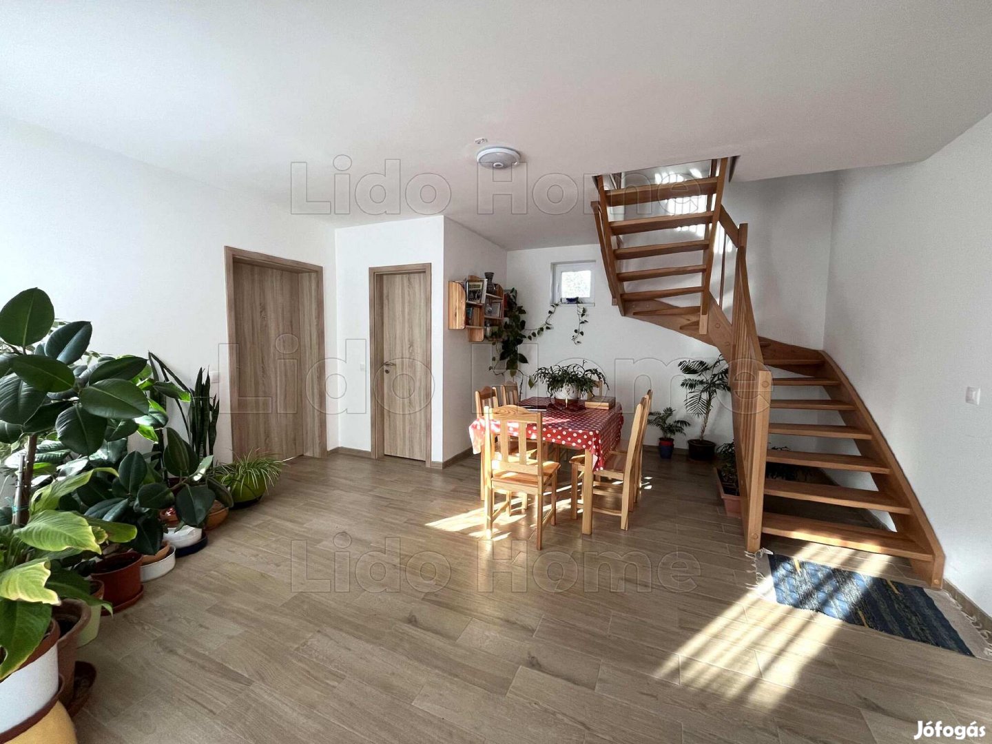 ELADÓ APARTMANHÁZ BALATONKERESZTÚRON