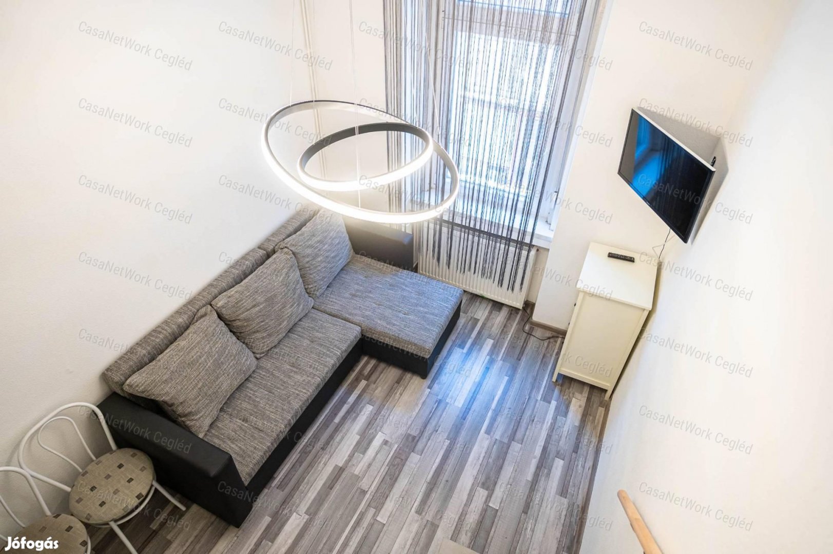 ELADÓ Budapest 6. ker 25 m2 tégla lakás.