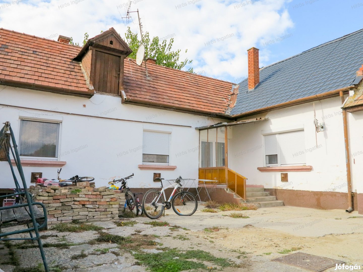 ELADÓ CSALÁDI HÁZ A BELVÁROSHOZ KÖZEL!