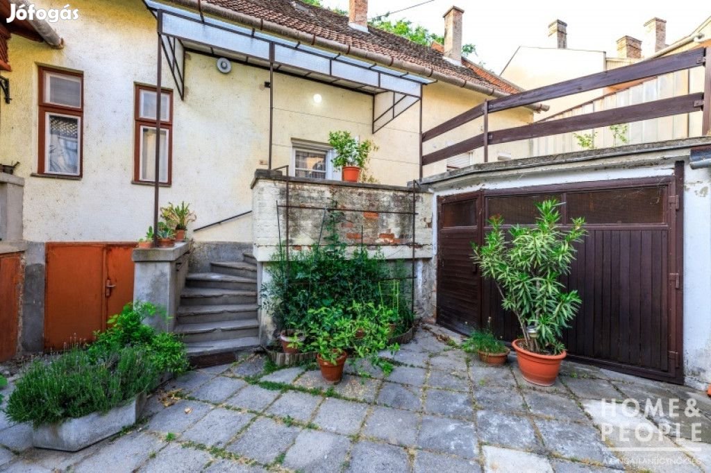 ELADÓ LAKÁS A BELVÁROSBAN - Szeged