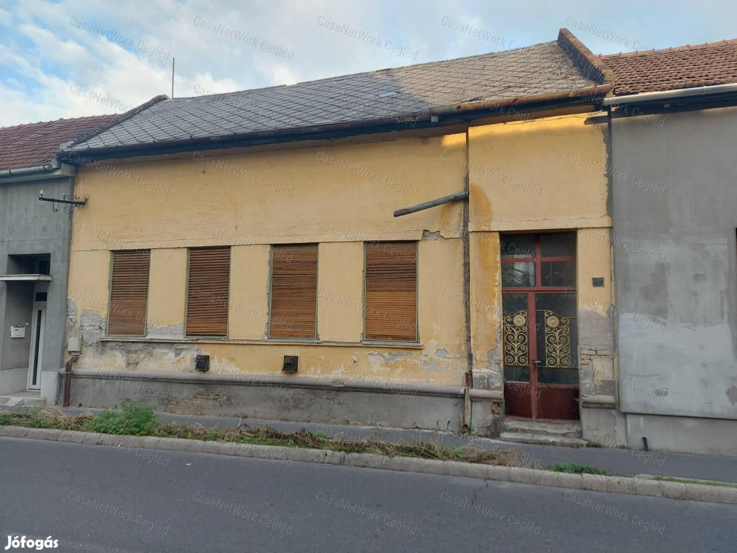 ELADÓ SZOLNOKON 120 m2 NAGYPOLGÁRI HÁZ