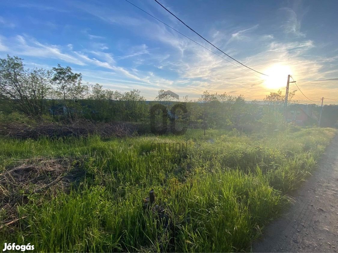 ELADÓ panorámás telek Őrbottyánban