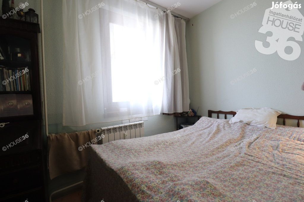 ELSŐ EMELETI, ERKÉLYES, NAGY LAKÁS ELADÓ!