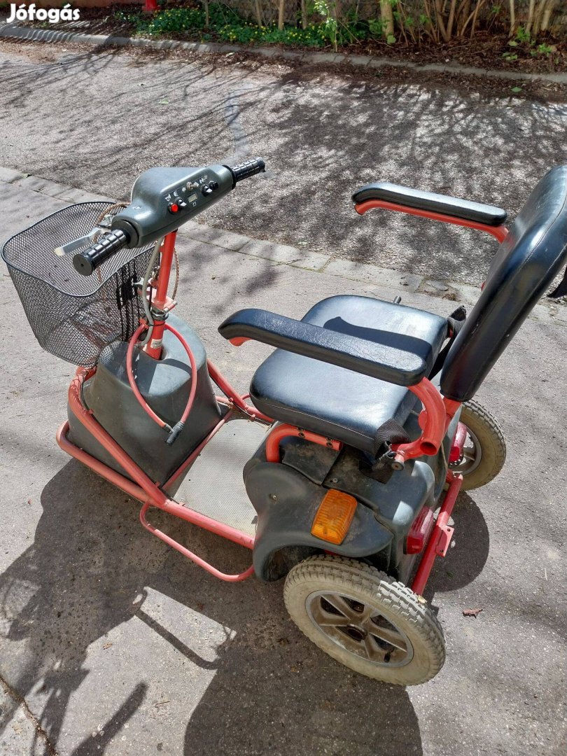 EL-GO háromkerekű elektromos moped