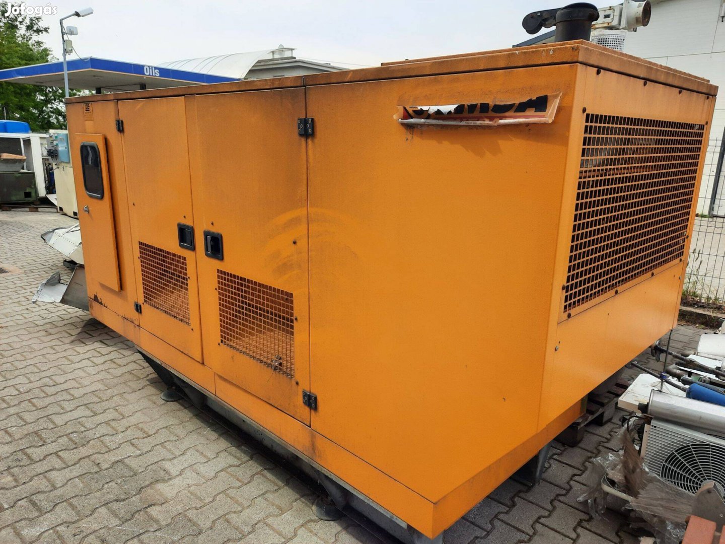 EMSA aggregátor 110kVA 88kW védőburkolattal (azonosító: 6445)