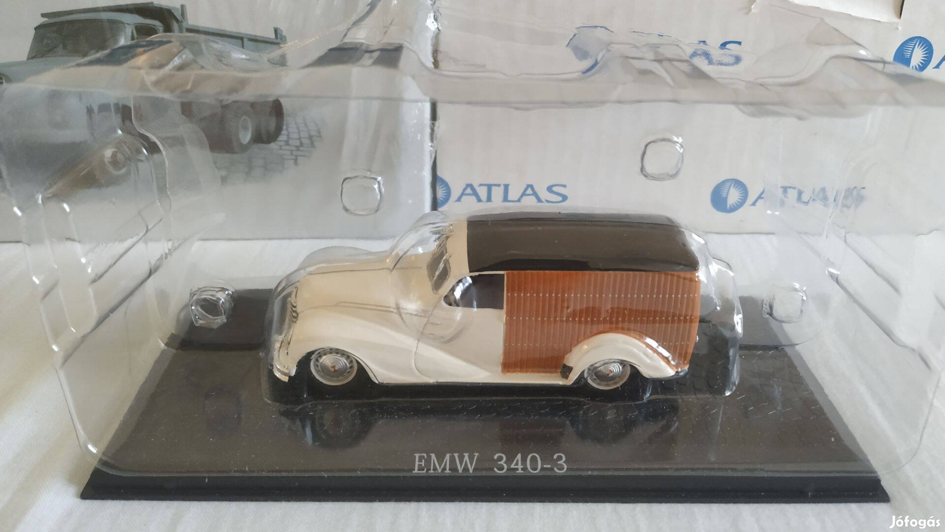 EMW 340-3 1:43 ATLAS modell autó dobozában