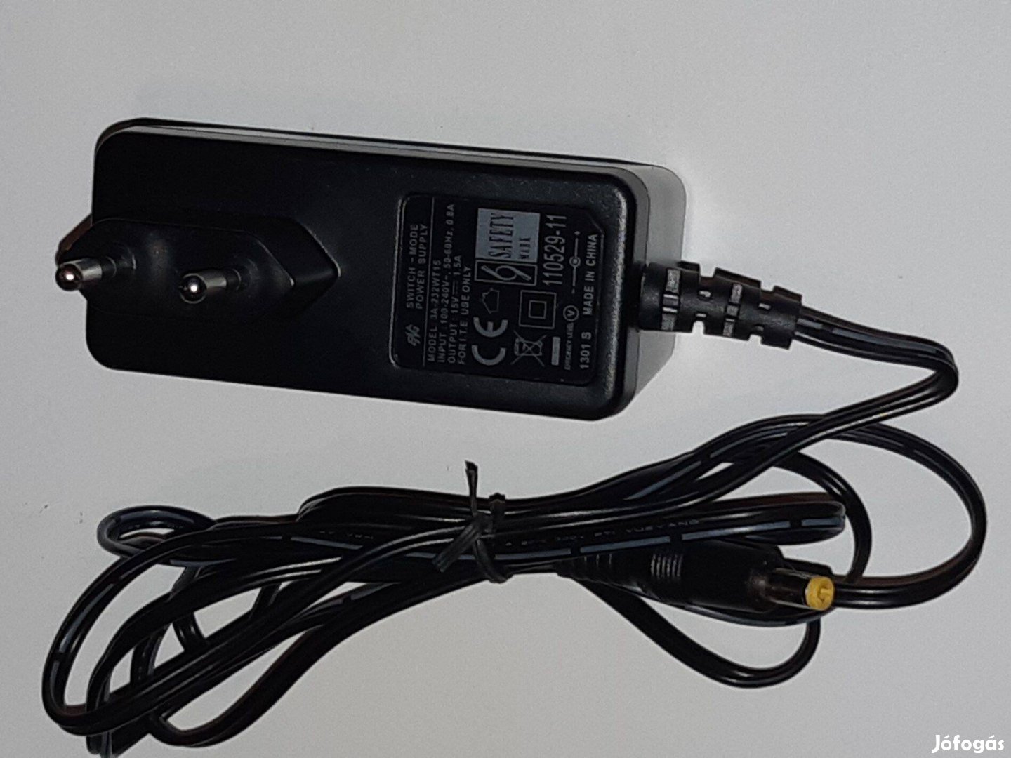 ENG Switch DC adapter 15V / 1,5A működő